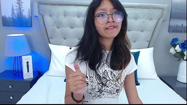 Yommi Winx online show from 11, 3, 2025