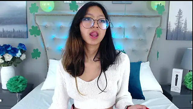 Yommi Winx online show from 18, 3, 2025