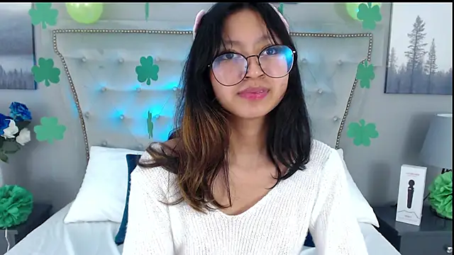 Yommi Winx online show from 18, 3, 2025