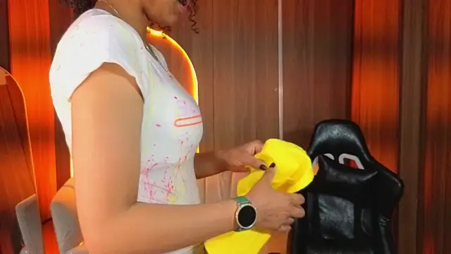 Snapshot of Violeth_b chatting on 2, 2, 2026 Violeth b online show from 2, 2, 2026