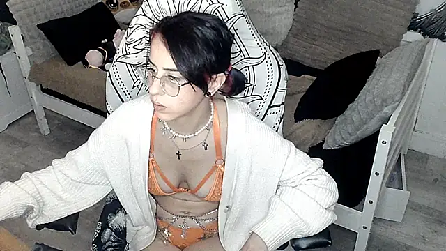 LisandreLaVenale online show from 27, 2, 2025