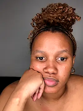 Snapshot of Sego_TeeTee chatting on 11, 10, 2025 Sego TeeTee online show from 11, 10, 2025