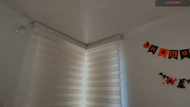 venusleroy  online show from 5, 10, 2025