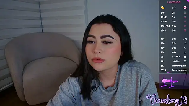 venusleroy  online show from 8, 4, 2026