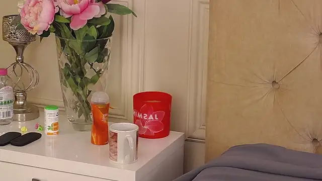 SarahLynz online show from 7, 3, 2025