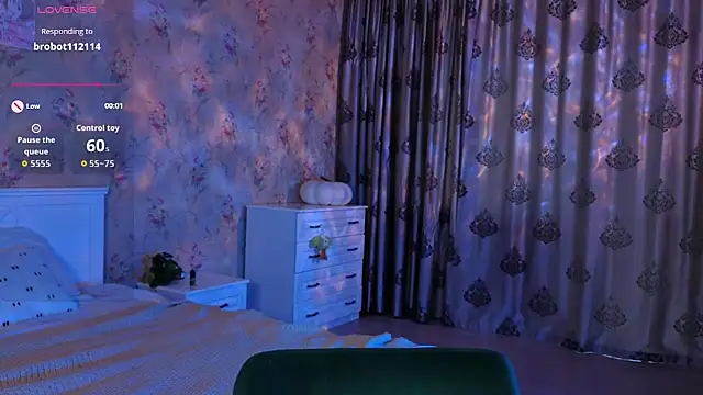 Snapshot of Nora_Failure chatting on 19, 9, 2025 Nora Failure online show from 19, 9, 2025