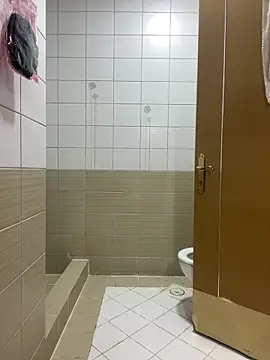 Layla-daloua online show from 14, 12, 2025