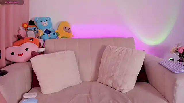 DAKOTA LOVEE online show from 22, 2, 2025