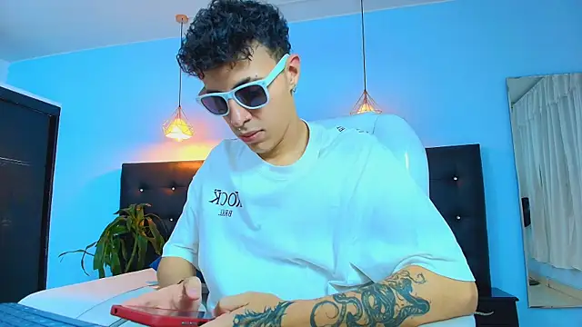 Lobo 17  online show from 4, 3, 2025