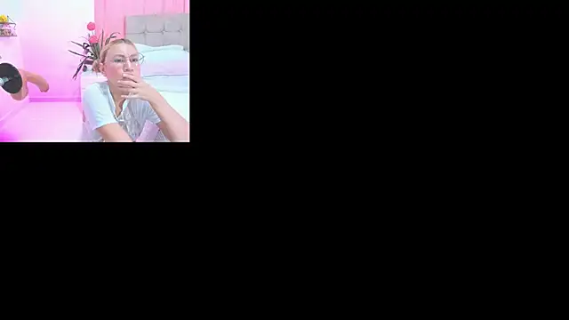 Annaraquel  online show from 10, 10, 2025