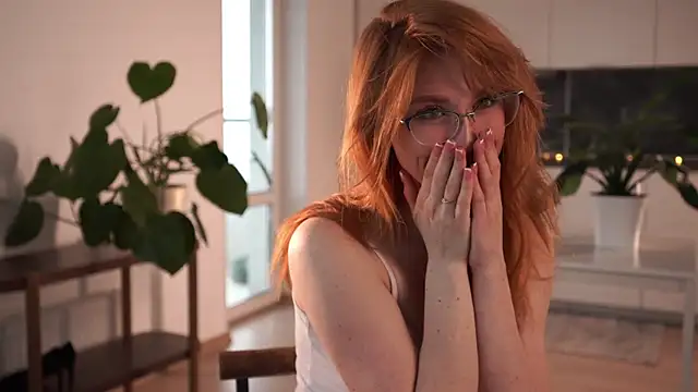 EsmaCrumbley online show from 21, 4, 2026