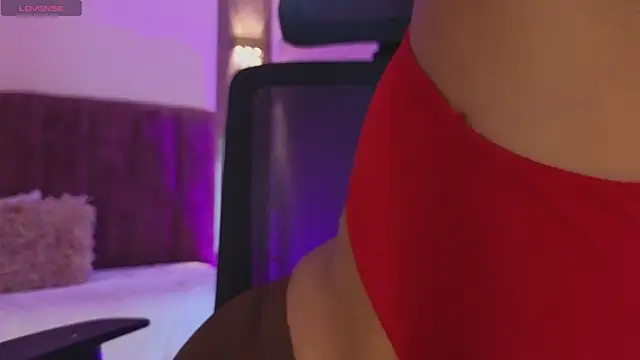 Snapshot of Emy_leon chatting on 10, 2, 2026 Emy leon online show from 10, 2, 2026