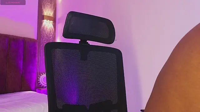 Snapshot of Emy_leon chatting on 12, 2, 2026 Emy leon online show from 12, 2, 2026