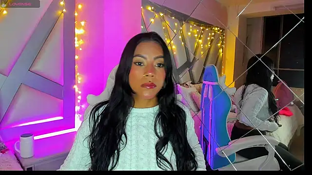 Amber villalobos  online show from 15, 2, 2025