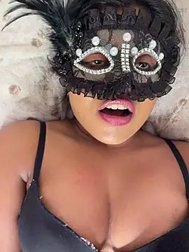 Bella Luna18 online show from 11, 11, 2025