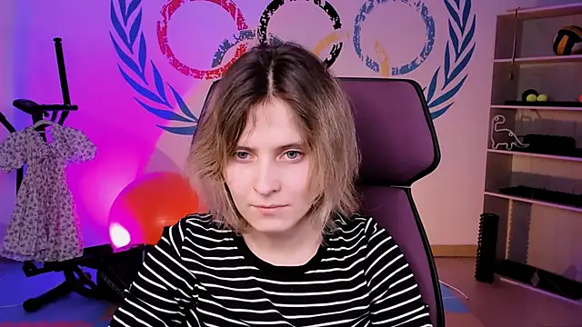 LolaAsmus online show from 1, 2, 2025