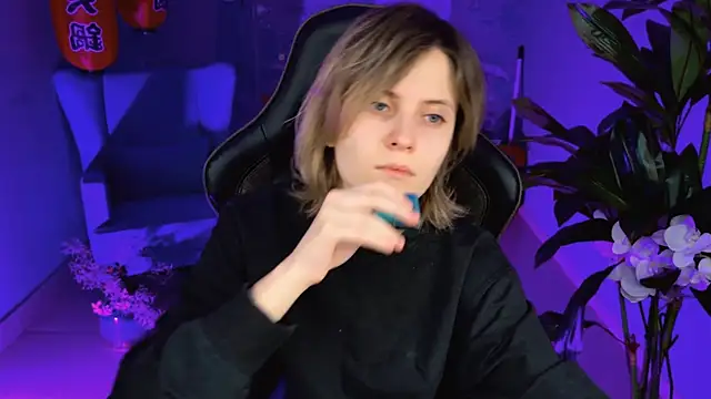 LolaAsmus online show from 4, 2, 2025