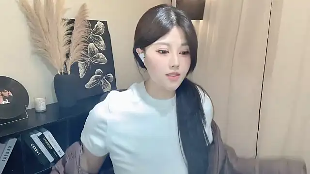 Strawberrybabyy1 online show from 10, 3, 2025