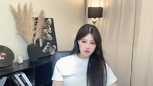 Strawberrybabyy1 online show from 10, 3, 2025