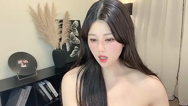 Strawberrybabyy1 online show from 20, 3, 2025