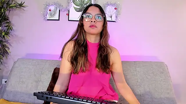 miaa lux online show from 20, 12, 2024