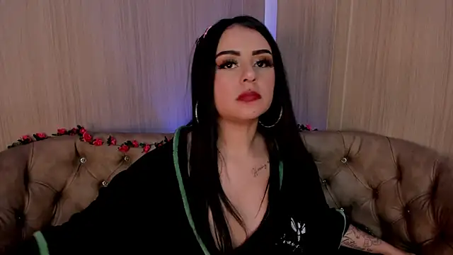 Snapshot of SoffiQueen chatting on 1, 2, 2025 SoffiQueen online show from 1, 2, 2025