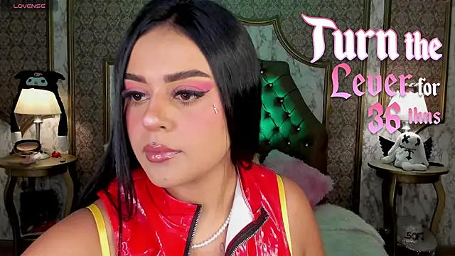SoffiQueen online show from 27, 5, 2026