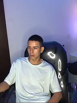 Snapshot of JackSwan18 chatting on 16, 11, 2025 JackSwan18 online show from 16, 11, 2025