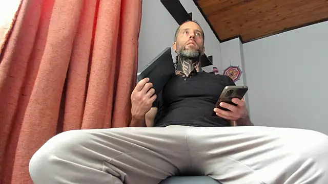 Antoniohot2024 online show from 19, 1, 2025