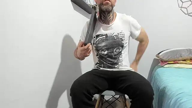 Antoniohot2024 online show from 21, 2, 2025