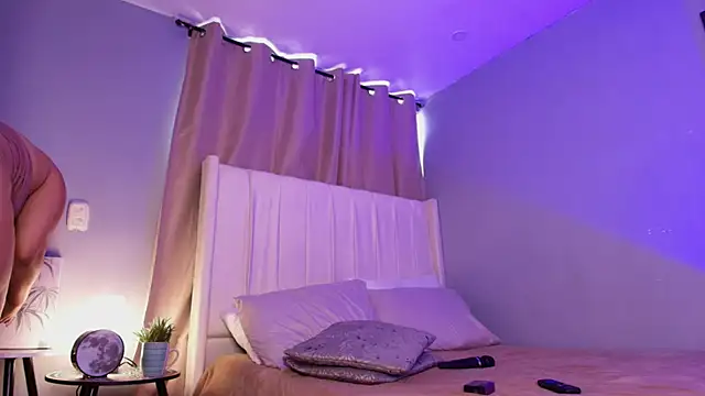 Shenoa1 online show from 2, 12, 2025