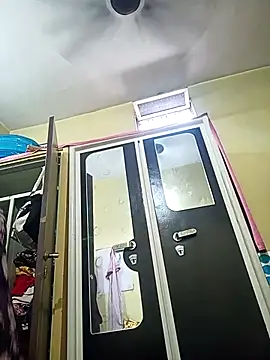 heenage online show from 6, 10, 2025