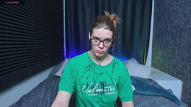 KIKI Krash online show from 24, 2, 2025