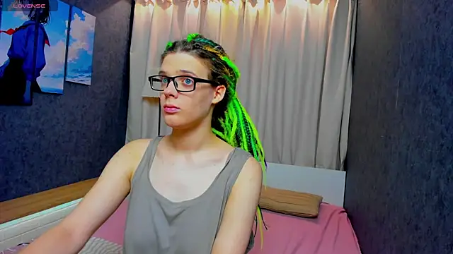 KIKI Krash online show from 3, 10, 2025