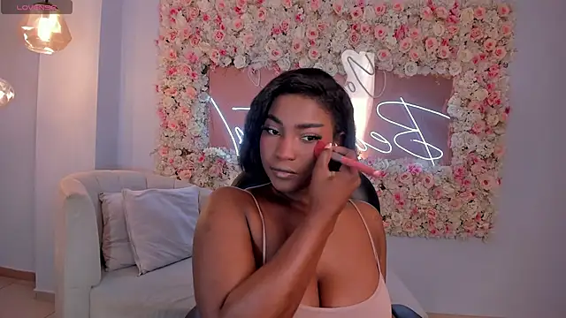 SavannahStorm online show from 5, 4, 2026