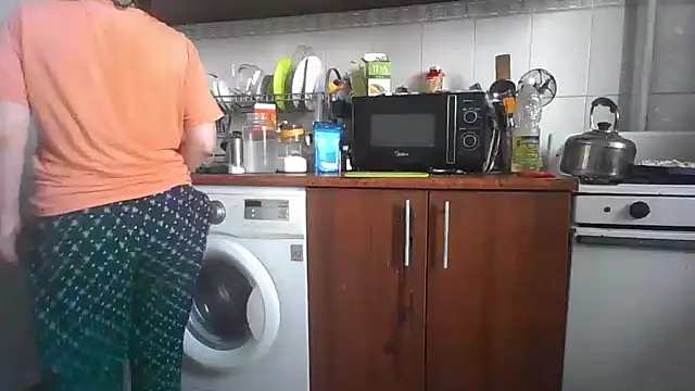 Snapshot of MikaKors chatting on 2, 3, 2025 MikaKors online show from 2, 3, 2025