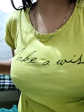 Snapshot of illay_love chatting on 4, 3, 2025 illay love online show from 4, 3, 2025