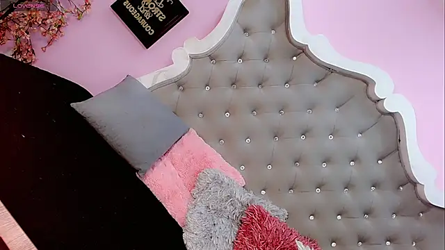 Sophia-Isabella online show from 10, 2, 2025