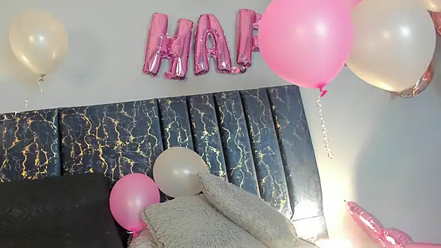 Sophia Lemos online show from 3, 10, 2025