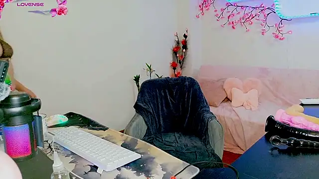 AustrianGirl99 online show from 17, 7, 2026