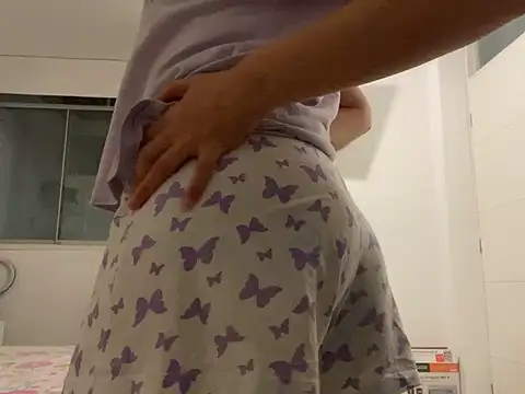 Snapshot of ForeverLola2024 chatting on 19, 12, 2024 ForeverLola2024 online show from 19, 12, 2024