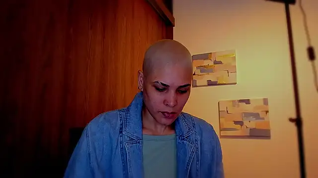 Snapshot of Charlee_pink chatting on 9, 3, 2026 Charlee pink online show from 9, 3, 2026