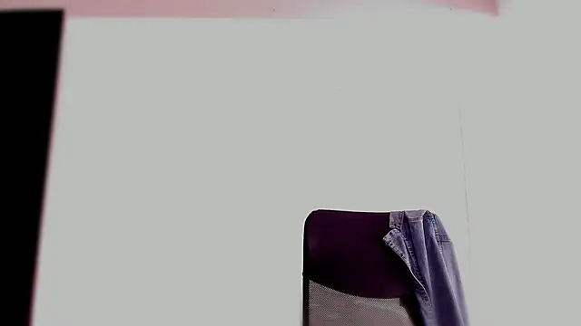 Snapshot of Charlee_pink chatting on 13, 3, 2026 Charlee pink online show from 13, 3, 2026