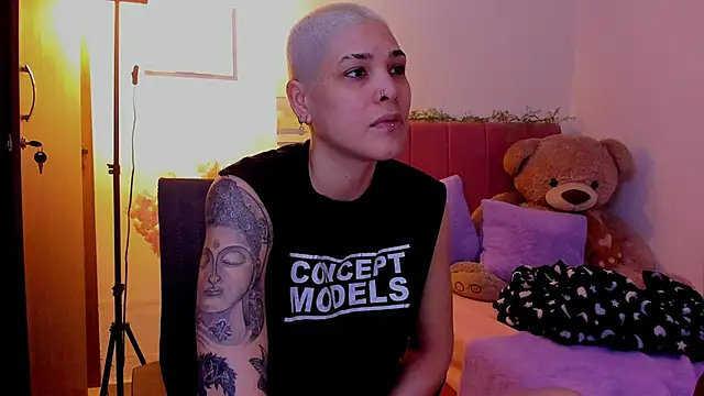 Snapshot of Charlee_pink chatting on 24, 3, 2026 Charlee pink online show from 24, 3, 2026