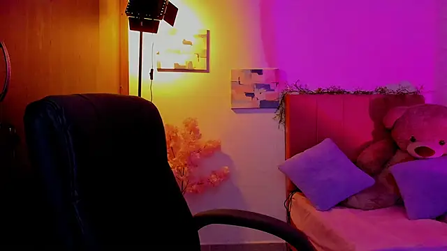 Snapshot of Charlee_pink chatting on 27, 3, 2026 Charlee pink online show from 27, 3, 2026