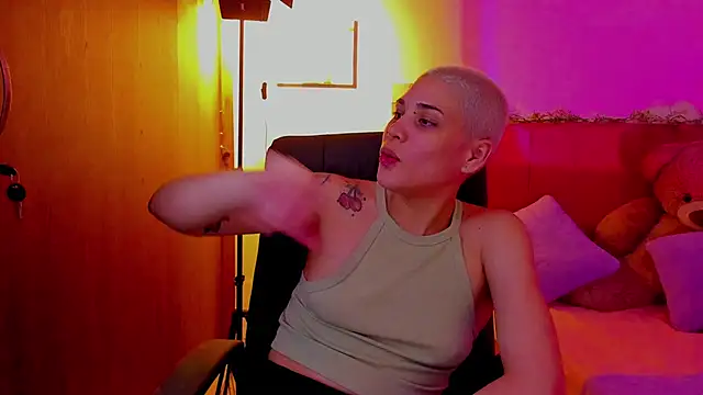 Snapshot of Charlee_pink chatting on 28, 3, 2026 Charlee pink online show from 28, 3, 2026