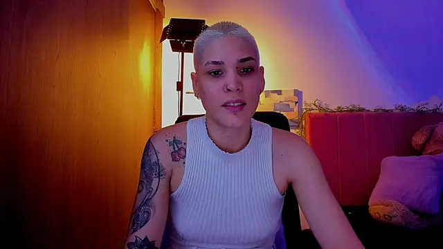 Snapshot of Charlee_pink chatting on 15, 4, 2026 Charlee pink online show from 15, 4, 2026