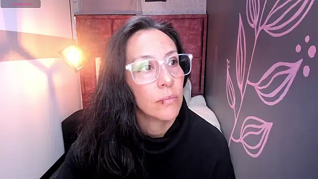 Abrillee1 online show from 8, 11, 2025