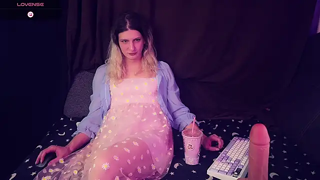 Alice Pinkhead online show from 13, 3, 2025