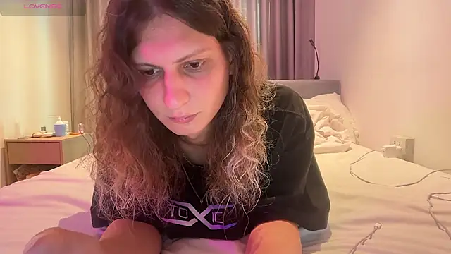 Alice Pinkhead online show from 21, 4, 2026